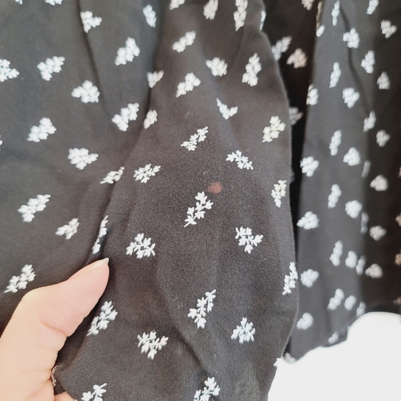 Mossimo Ebony Leaf Print Skater Skirt Size Small - Picture 3 of 10